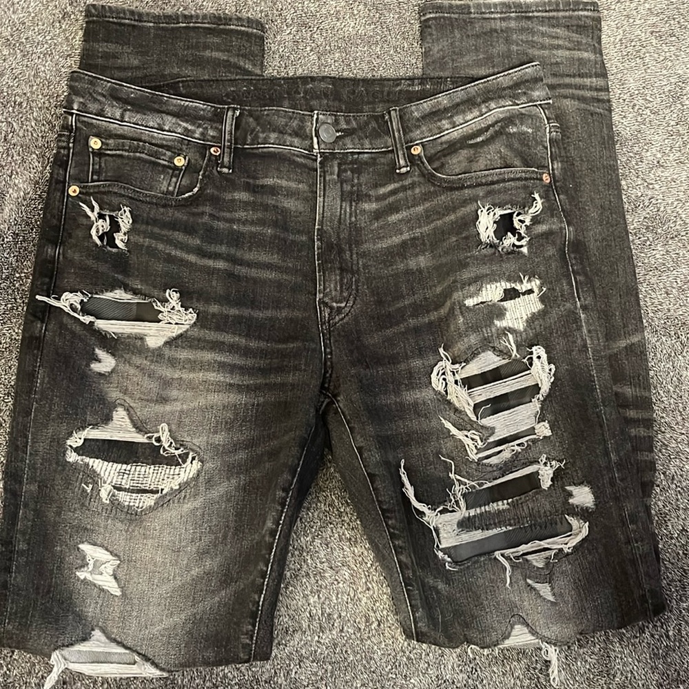 AMERICAN EAGLE JEANS